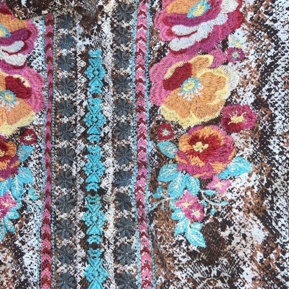 Savanna Jane Womens Embroidered Boho Tunic Top Size S Brown Floral Snake Print - Picture 5 of 8